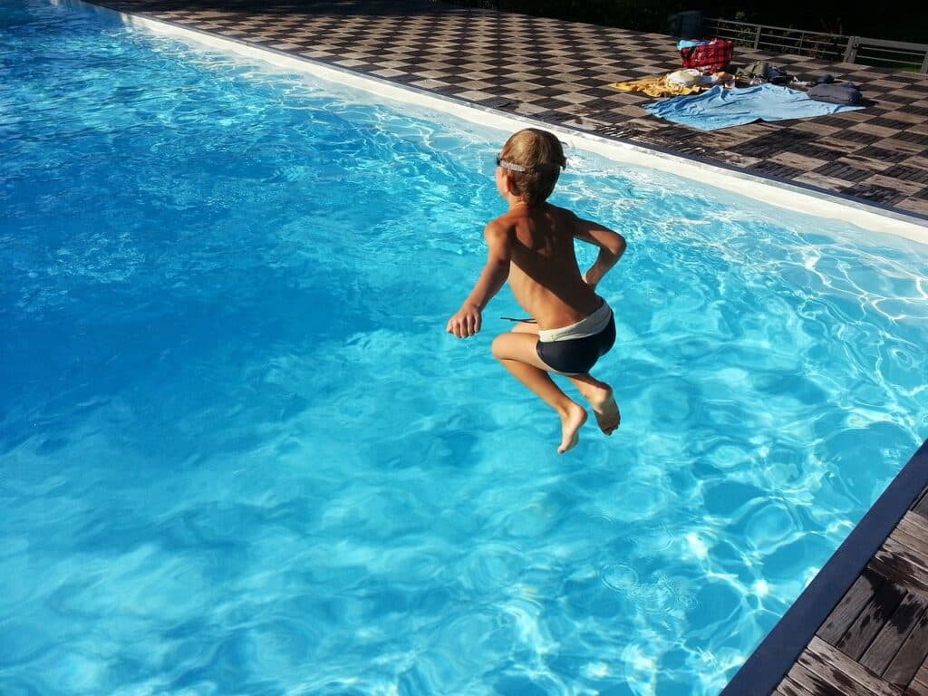 pool 1227098 1280